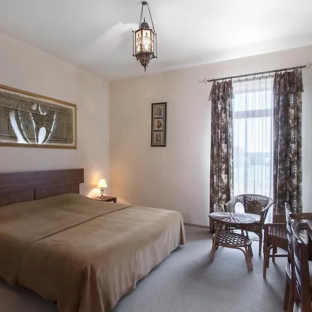 Palac Zabytek Goscinny Ze Villa