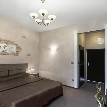 Palac Zabytek Goscinny Ze * Nieznanice