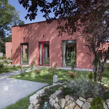 Palac Zabytek Goscinny Ze Villa *