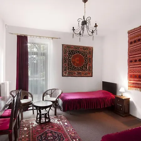 Palac Zabytek Goscinny Ze Villa