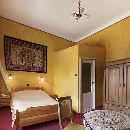 Palac Zabytek Goscinny Ze *