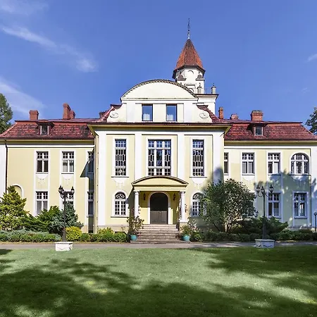 Palac Zabytek Goscinny Ze Nieznanice