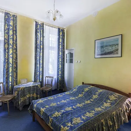 Palac Zabytek Goscinny Ze * Nieznanice