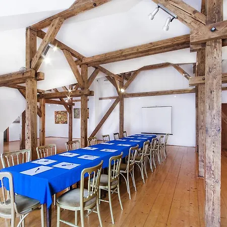 Palac Zabytek Goscinny Ze Villa *