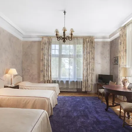 Palac Zabytek Goscinny Ze