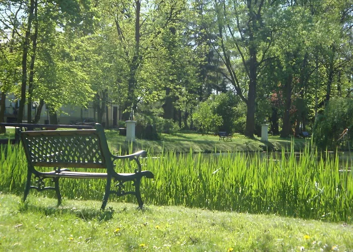 Pałac Zabytek Gościnny *