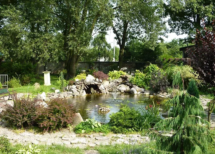 Vila Palac Zabytek Goscinny Ze *