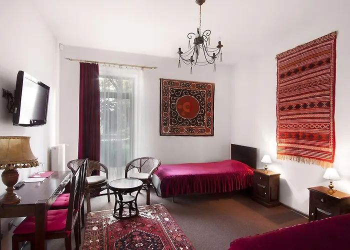 Palac Zabytek Goscinny Ze Vila