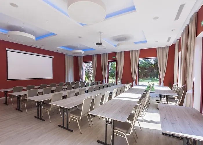 Willa Pałac Zabytek Gościnny Nieznanice