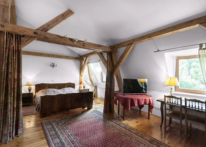 Palac Zabytek Goscinny Ze Vila