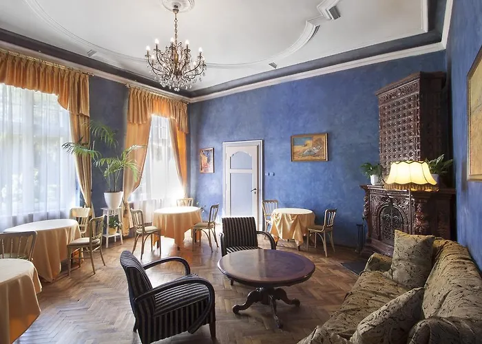 Palac Zabytek Goscinny Ze Vila